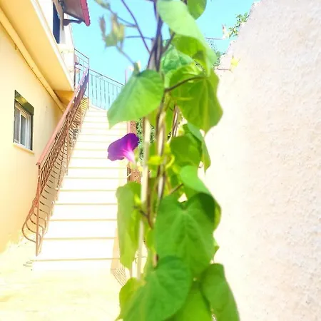 Tetraktys Estate Sea View, Beachside, αήρ Apartment *