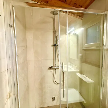 Апартаменты Tetraktys Estate Beachside Seaview 3 Bedrooms αήρ